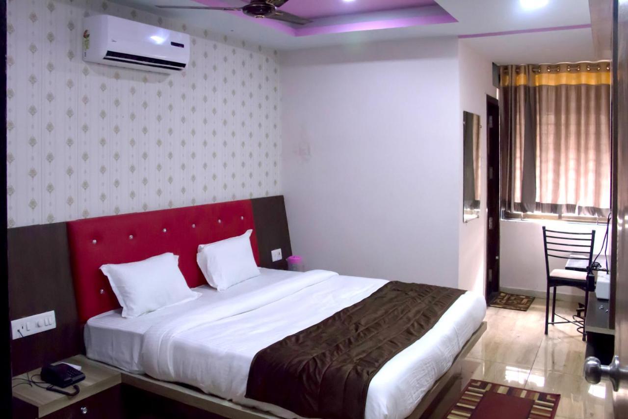 Hotel Shree Palace And Restaurant Ratlam Екстер'єр фото