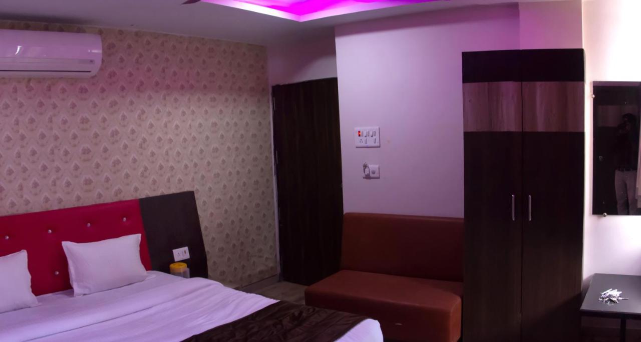 Hotel Shree Palace And Restaurant Ratlam Екстер'єр фото